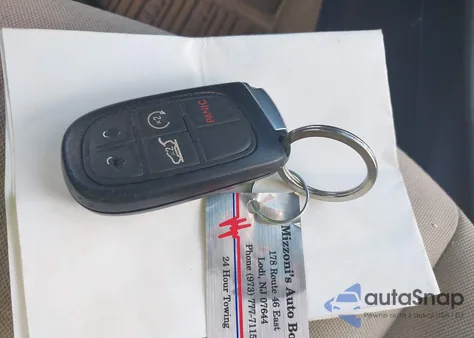 2015 Jeep Cherokee Latitude из США, поврежденный, VIN 1C4PJMCB9FW691566